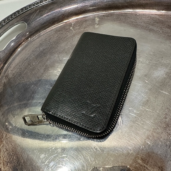 LV Taiga zip coin purse - Picture 16 of 16